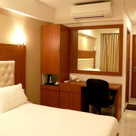 מומביי Hotel Lords, Fort מראה חיצוני תמונה
