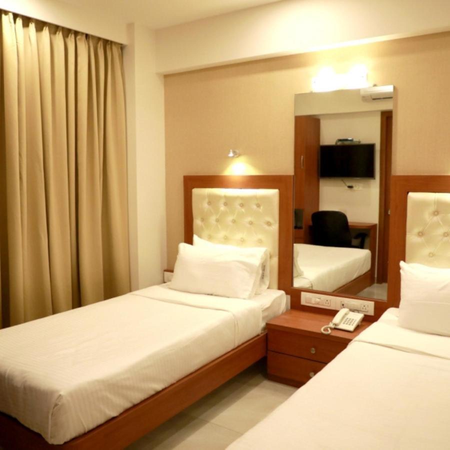 מומביי Hotel Lords, Fort מראה חיצוני תמונה