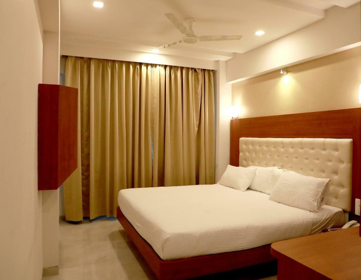 מומביי Hotel Lords, Fort מראה חיצוני תמונה
